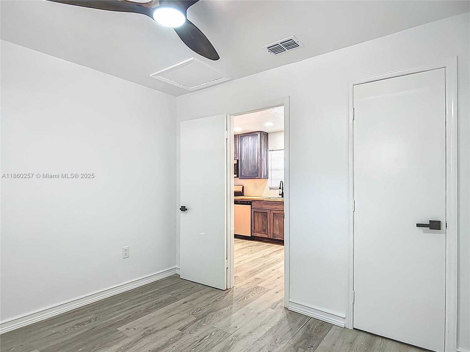 Small Image of 8781 S LAKESHORE DRIVE FLORAL CITY #2, Other City - In The State Of Florida Number 36