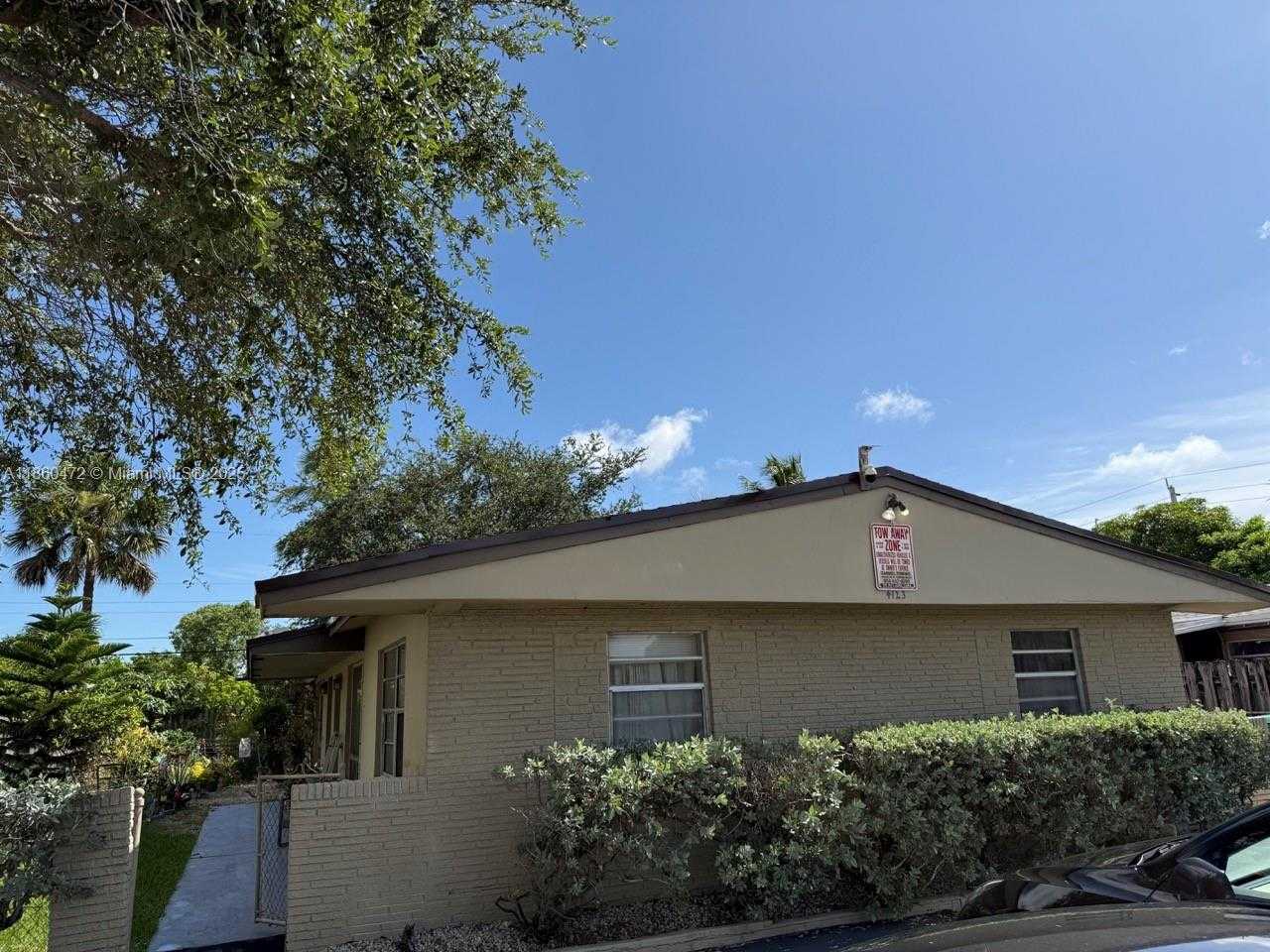 Small Image of 4123 SOUTH WEST 21ST ST, Fort Lauderdale Number 2