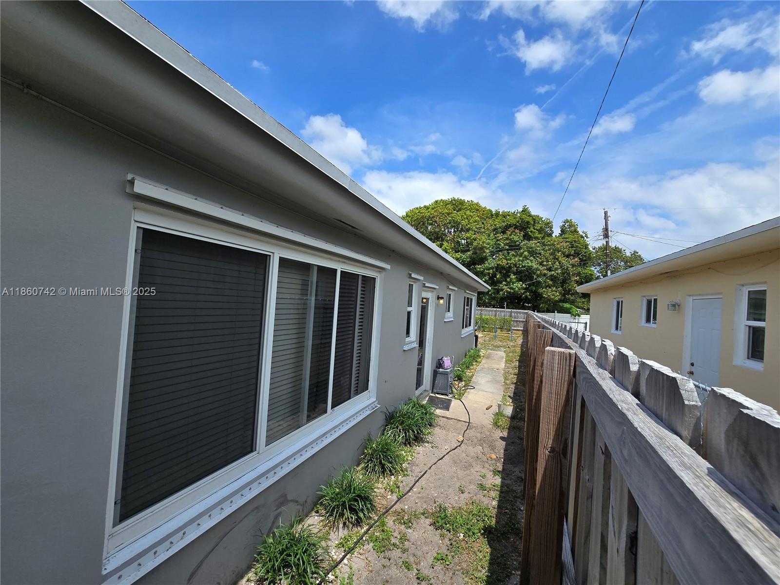 Small Image of 2281 NORTH EAST 173RD ST #2, North Miami Beach Number 12