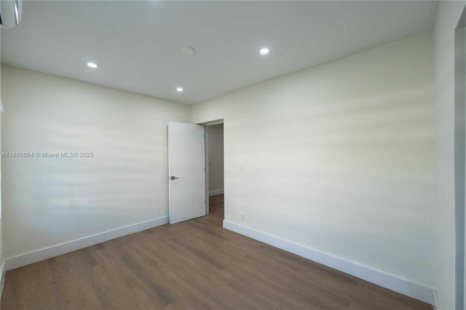 Small Image of 1615 NORTH EAST 9TH ST #4, Fort Lauderdale Number 14