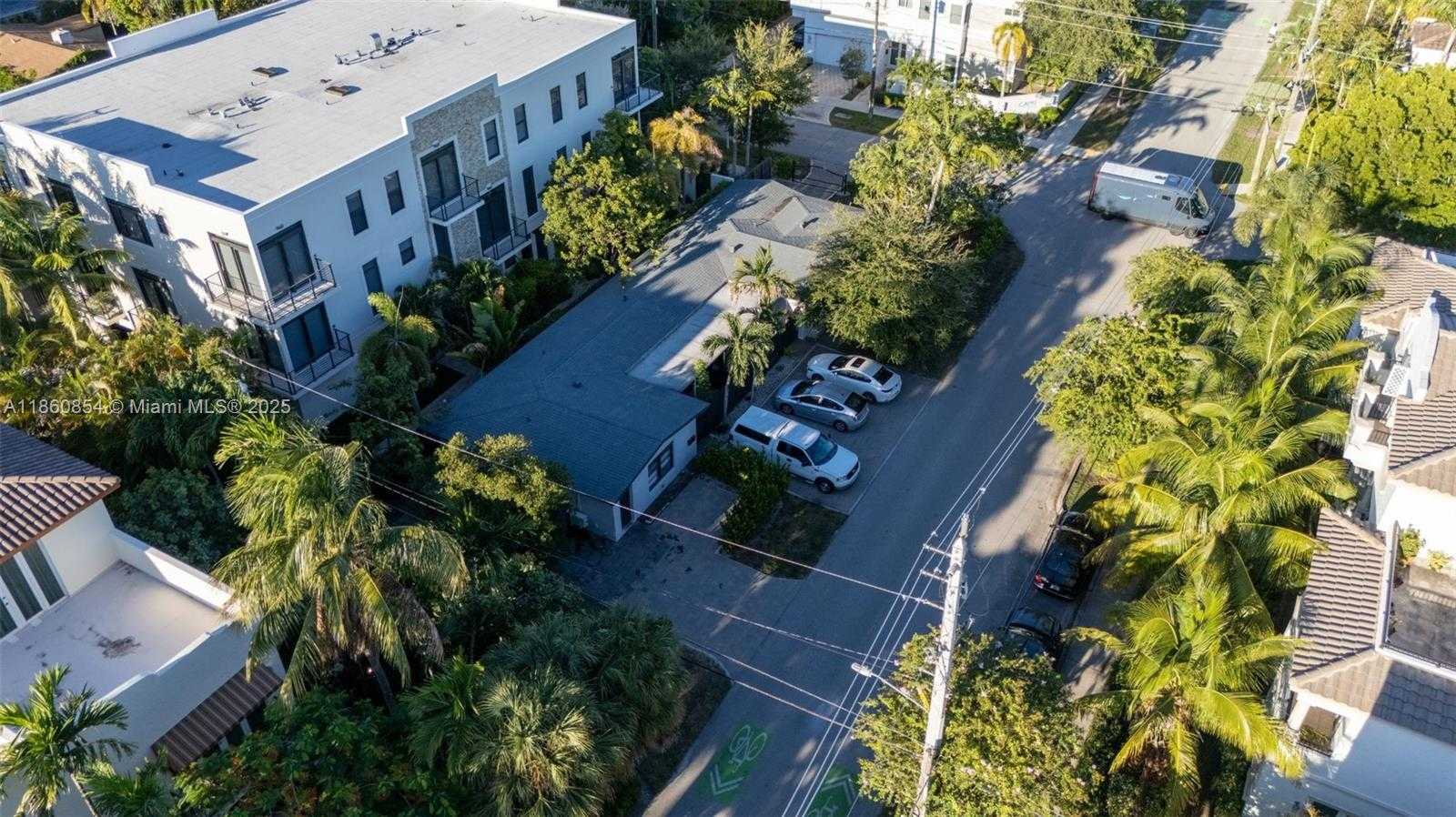 Small Image of 1615 NORTH EAST 9TH ST #4, Fort Lauderdale Number 2
