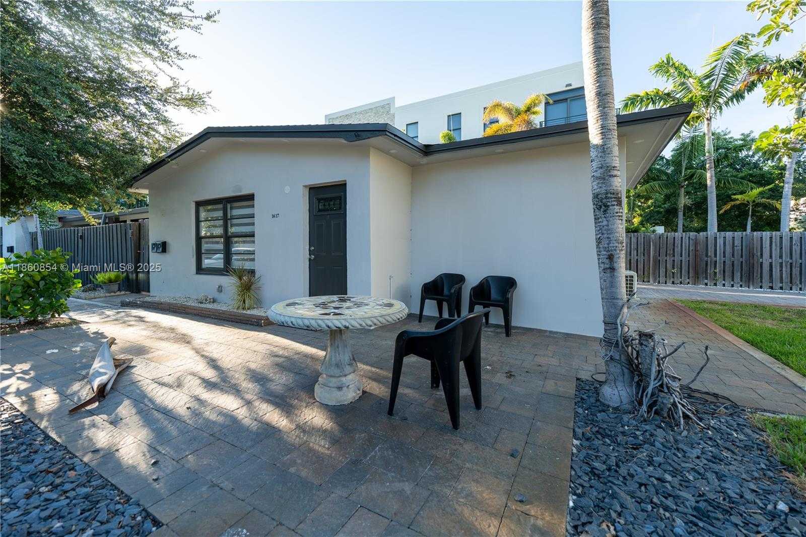 Small Image of 1615 NORTH EAST 9TH ST #4, Fort Lauderdale Number 24