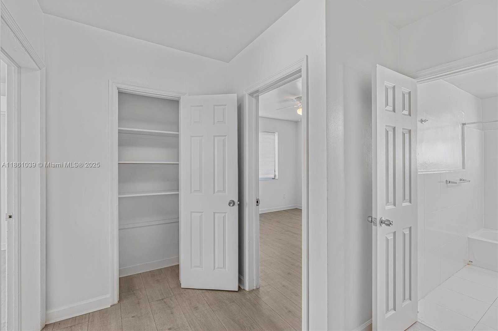 Small Image of 8031 HAWTHORNE AVE #4, Miami Beach Number 12