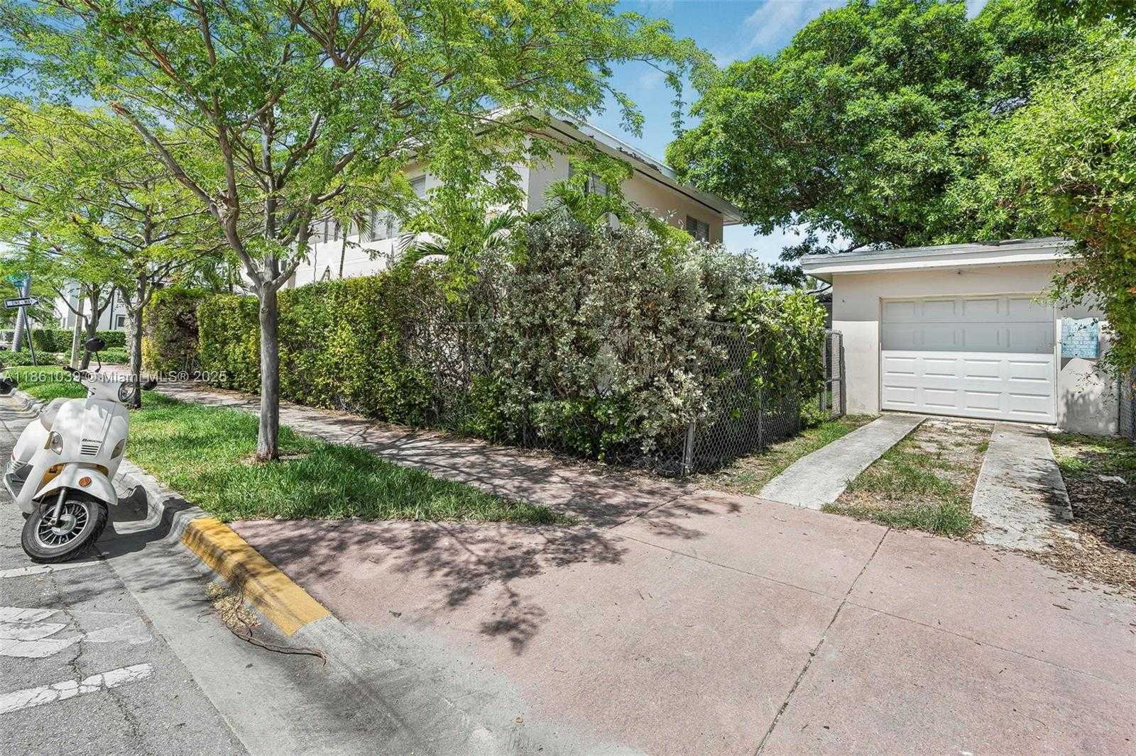Small Image of 8031 HAWTHORNE AVE #4, Miami Beach Number 20