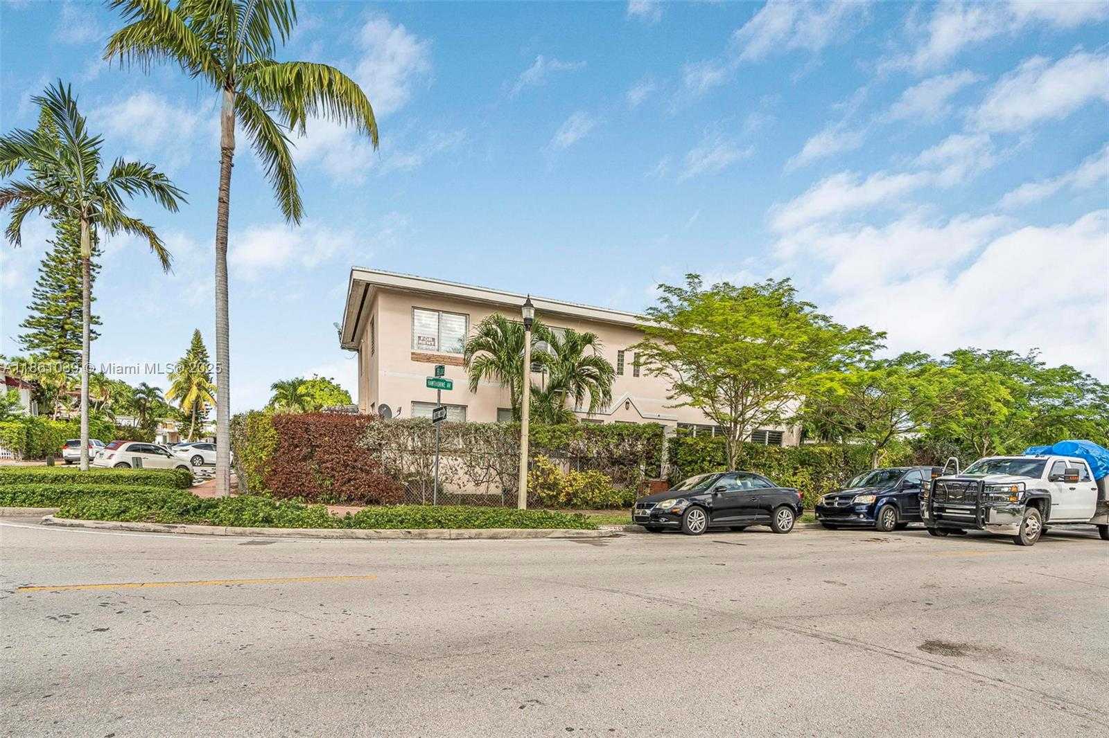 Small Image of 8031 HAWTHORNE AVE #4, Miami Beach Number 23