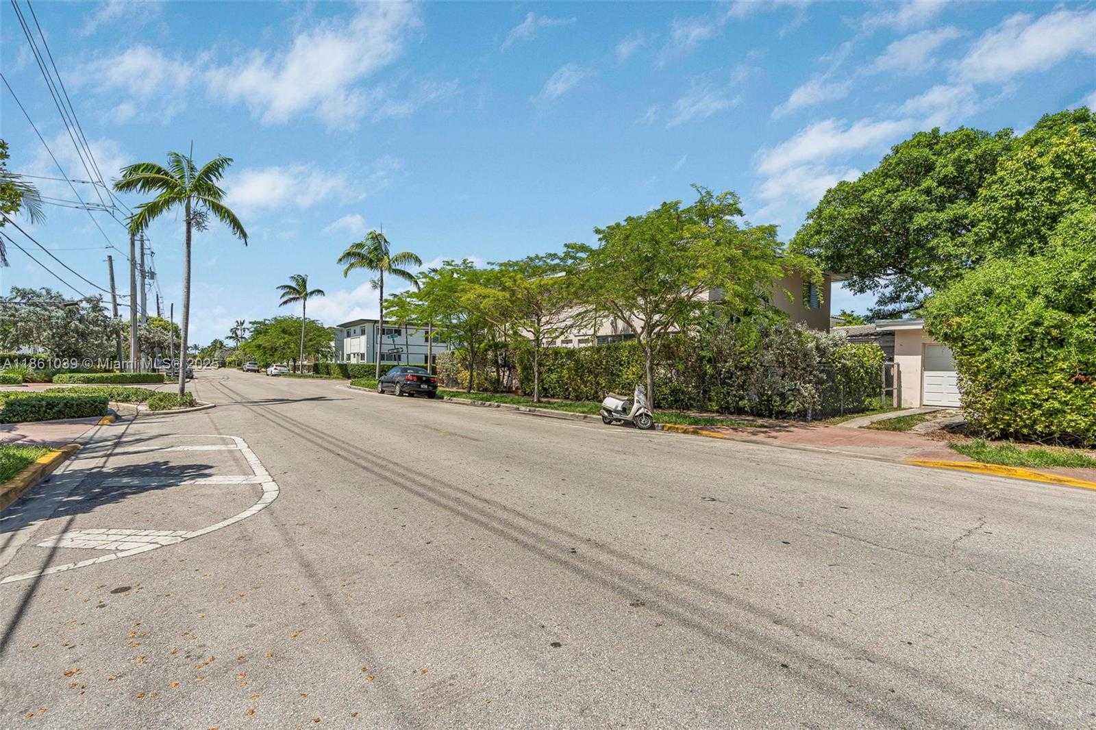 Small Image of 8031 HAWTHORNE AVE #4, Miami Beach Number 24