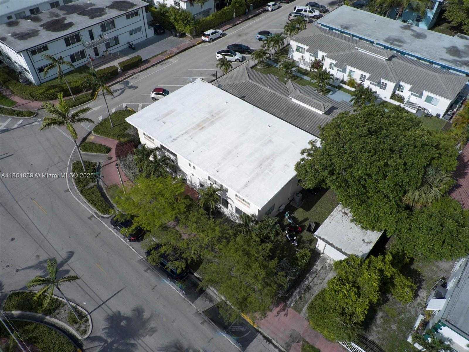 Small Image of 8031 HAWTHORNE AVE #4, Miami Beach Number 25