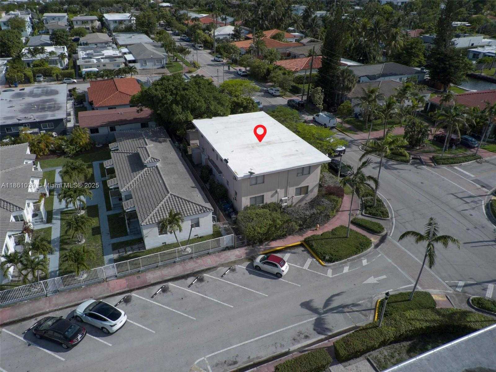 Small Image of 8031 HAWTHORNE AVE #4, Miami Beach Number 26