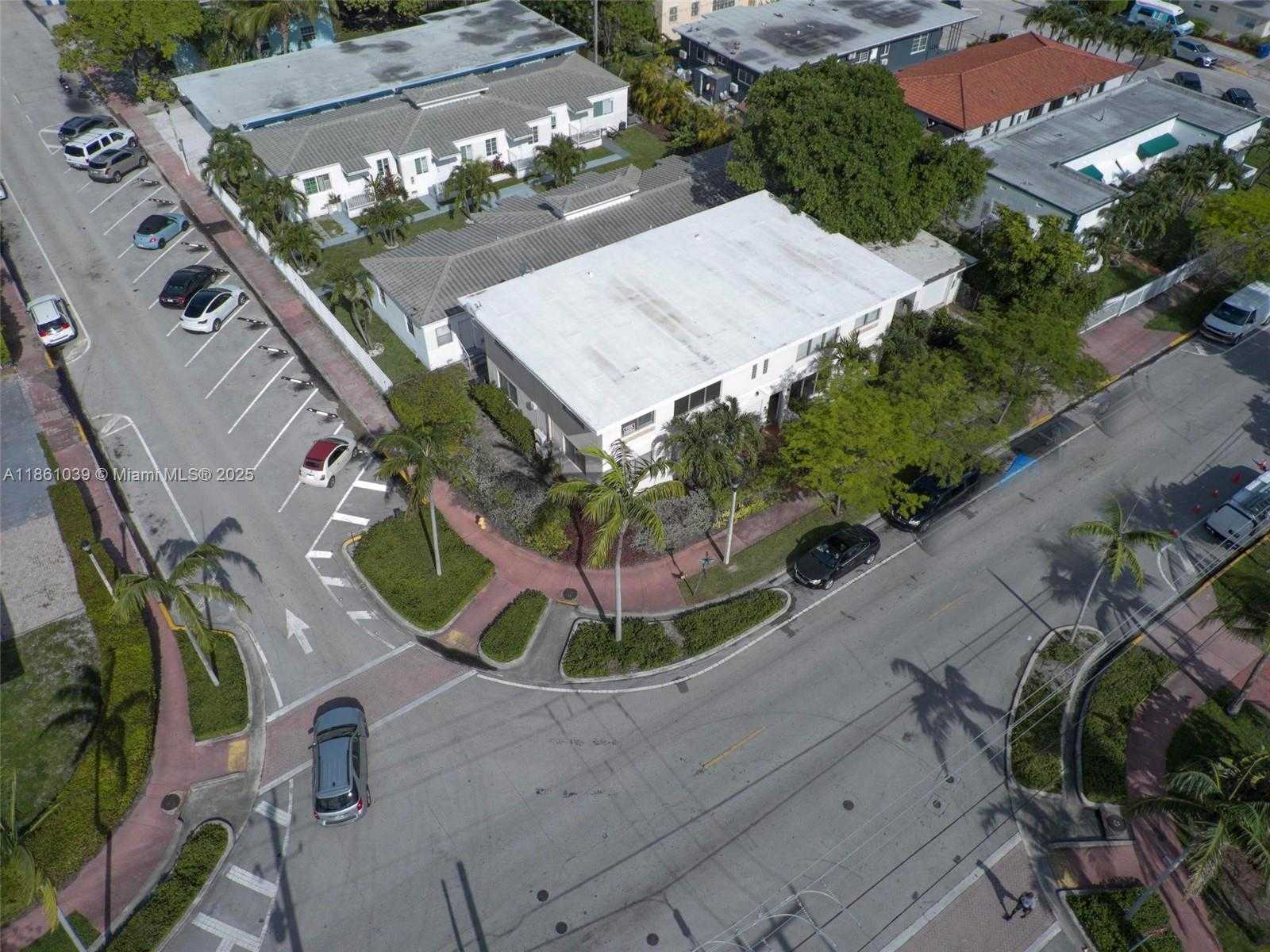 Small Image of 8031 HAWTHORNE AVE #4, Miami Beach Number 4