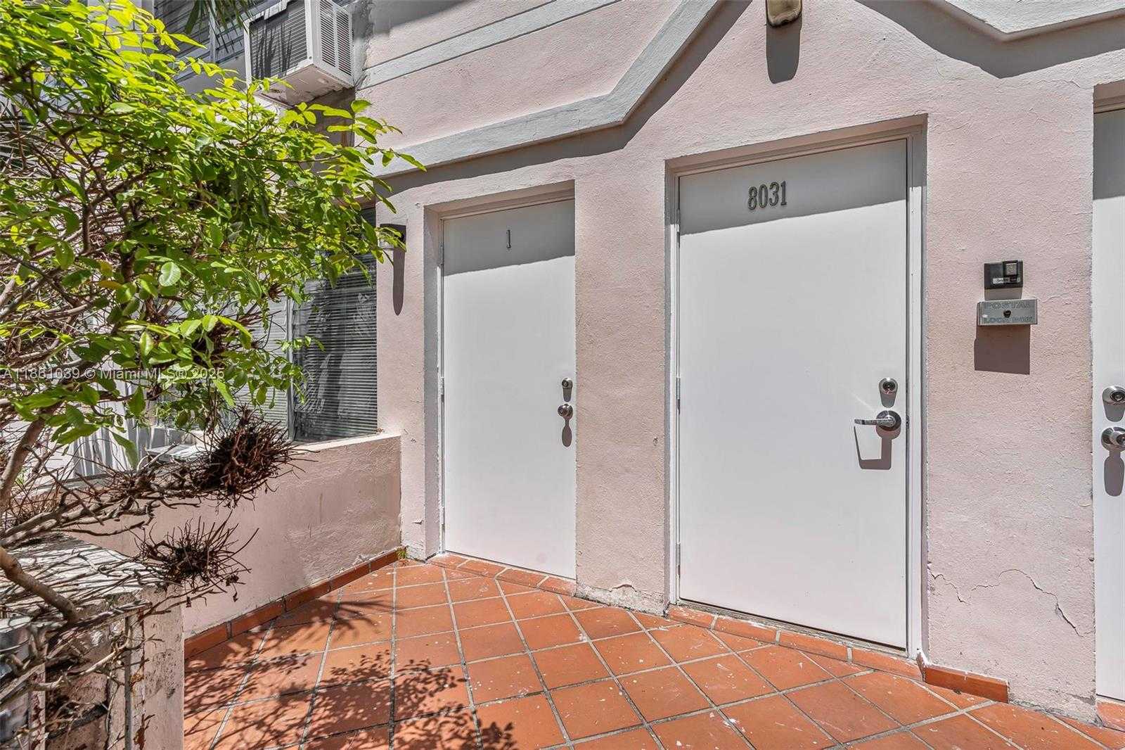 Small Image of 8031 HAWTHORNE AVE #4, Miami Beach Number 5