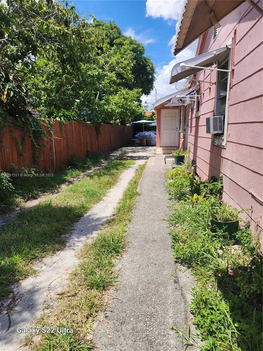 Small Image of Miami Number 2