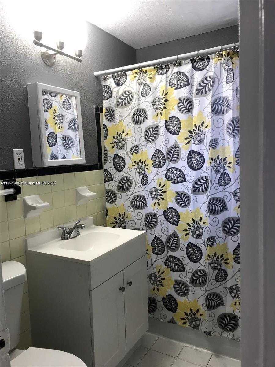 Small Image of 3121 NORTH WEST 103RD ST, Miami Number 10