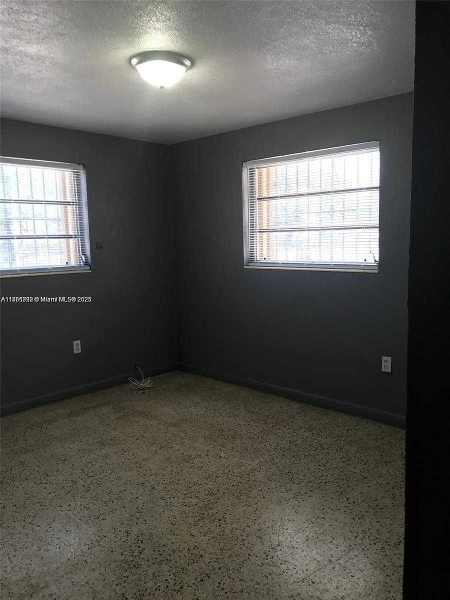 Small Image of 3121 NORTH WEST 103RD ST, Miami Number 11