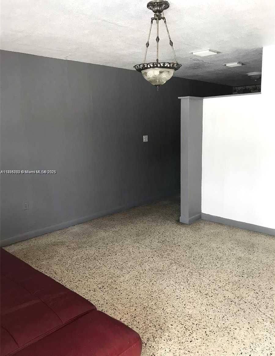 Small Image of 3121 NORTH WEST 103RD ST, Miami Number 15