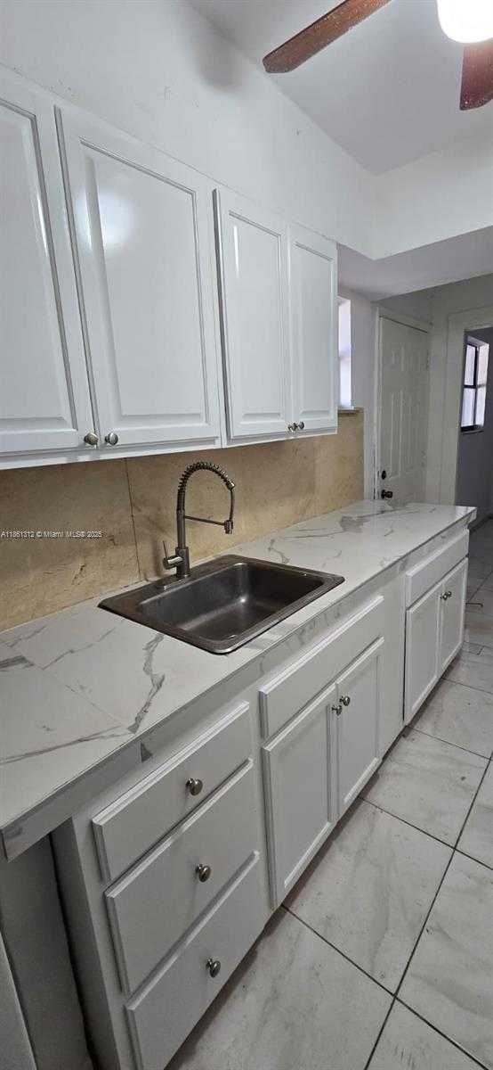 Small Image of 3121 NORTH WEST 103RD ST, Miami Number 17