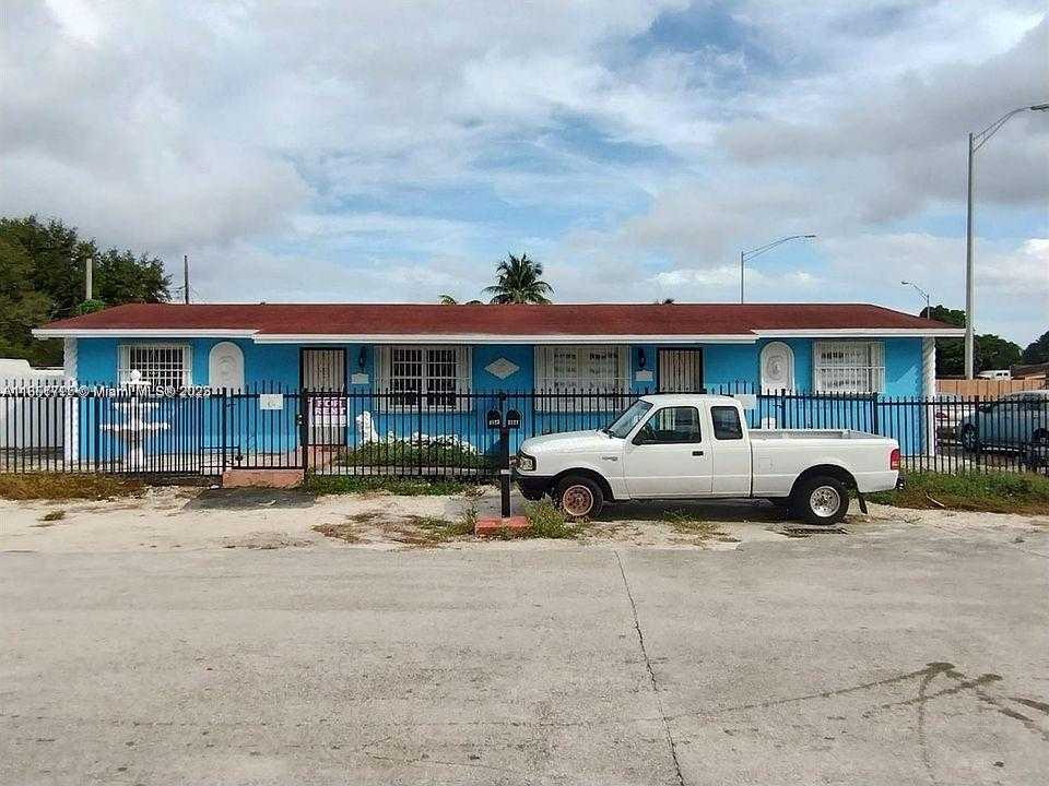 Small Image of 3121 NORTH WEST 103RD ST, Miami Number 3