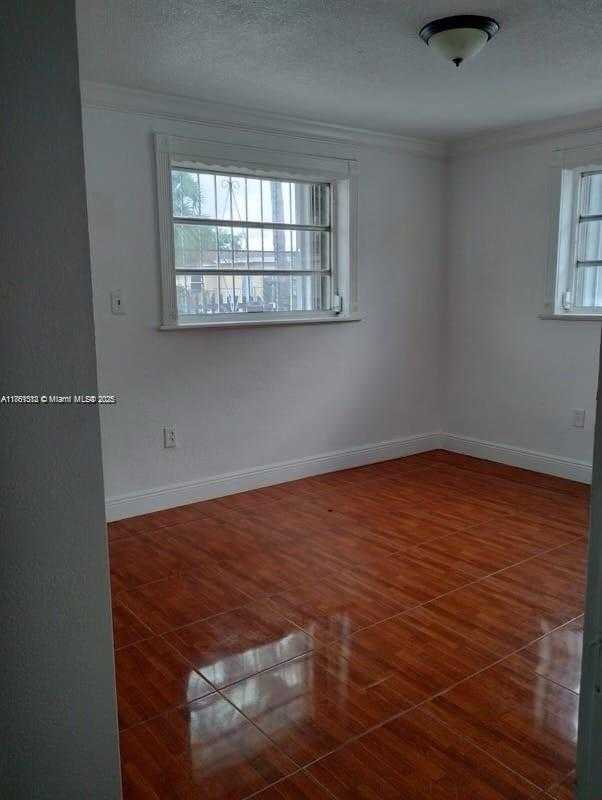 Small Image of 3121 NORTH WEST 103RD ST, Miami Number 8