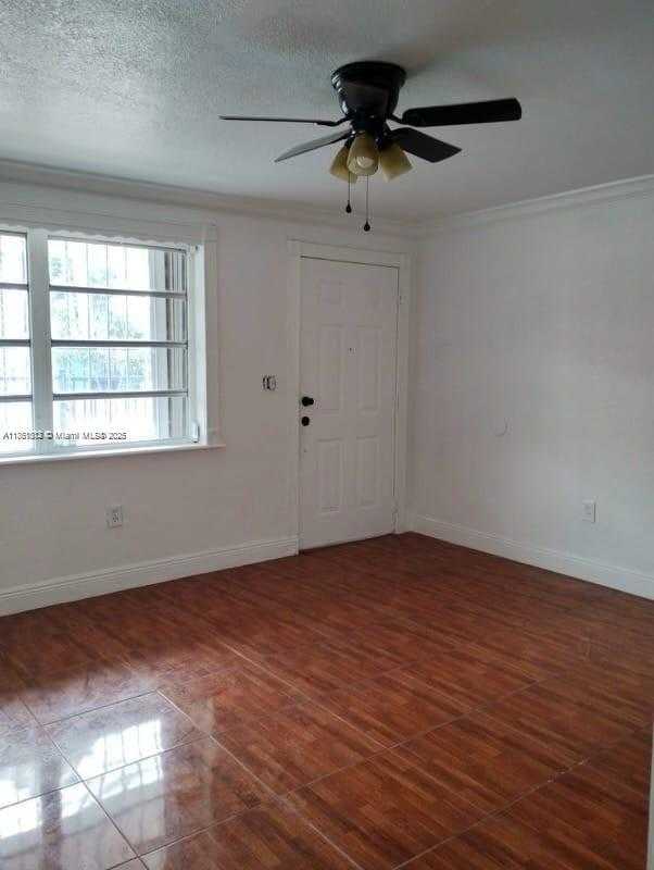 Small Image of 3121 NORTH WEST 103RD ST, Miami Number 9