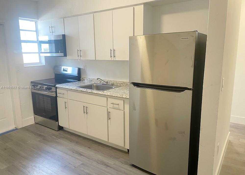 Small Image of 1831 NORTH WEST 41ST ST, Miami Number 10