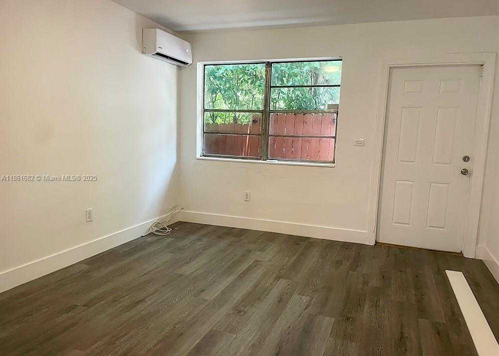 Small Image of 1831 NORTH WEST 41ST ST, Miami Number 14