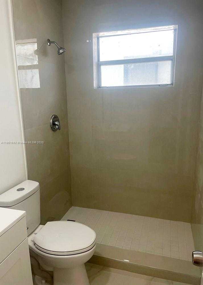 Small Image of 1831 NORTH WEST 41ST ST, Miami Number 17