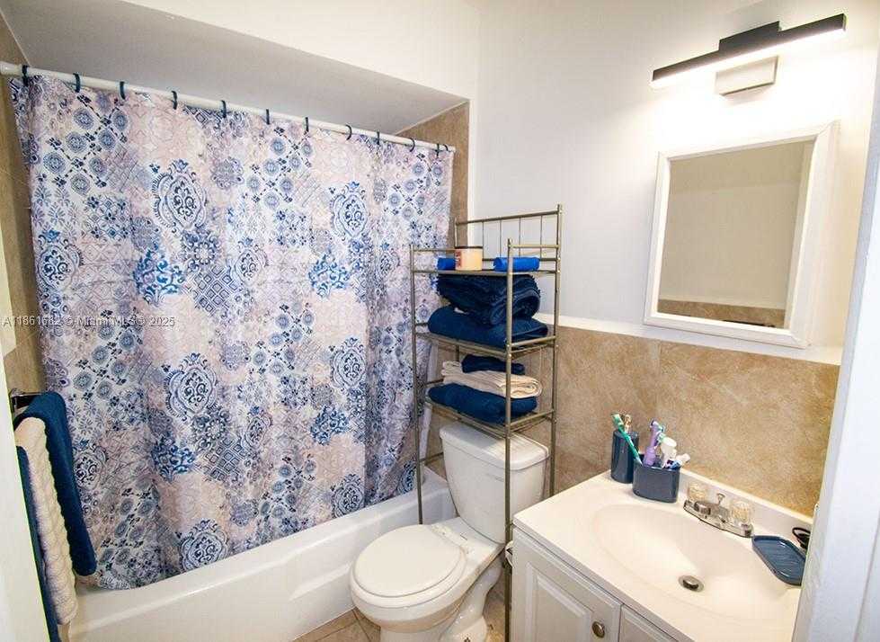 Small Image of 1831 NORTH WEST 41ST ST, Miami Number 9