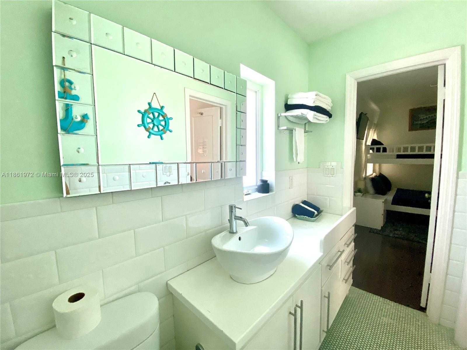 Small Image of 747 LENOX AVE, Miami Beach Number 17