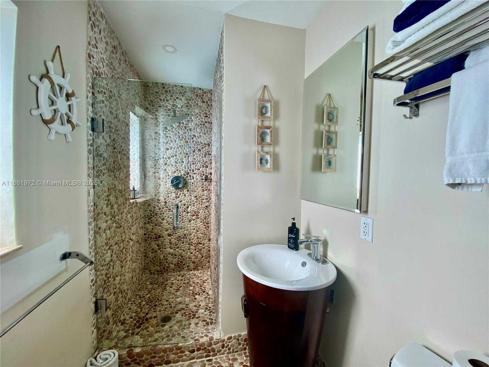Small Image of 747 LENOX AVE, Miami Beach Number 24
