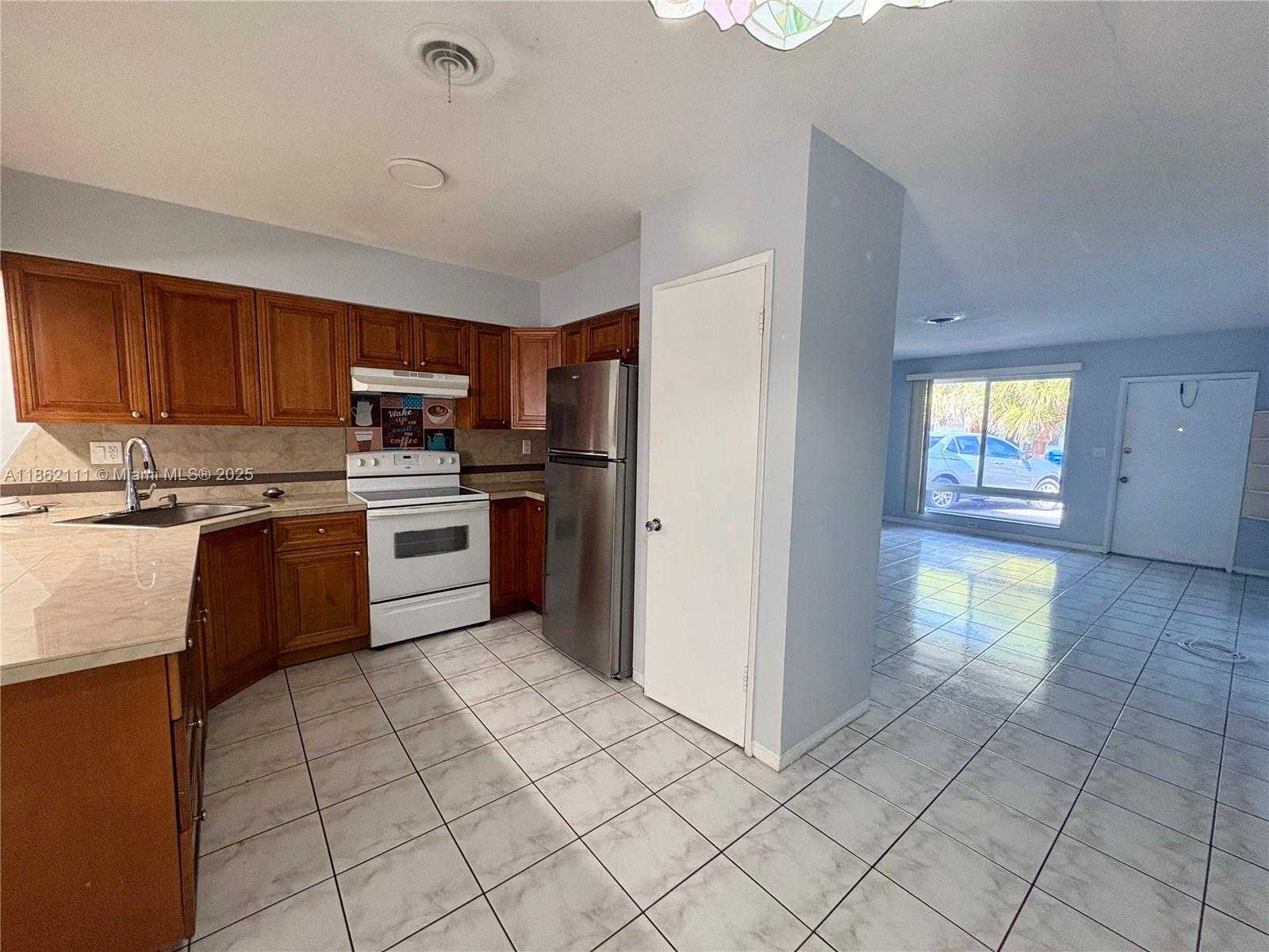 Small Image of 5131 NORTH EAST 18TH TER, Fort Lauderdale Number 3
