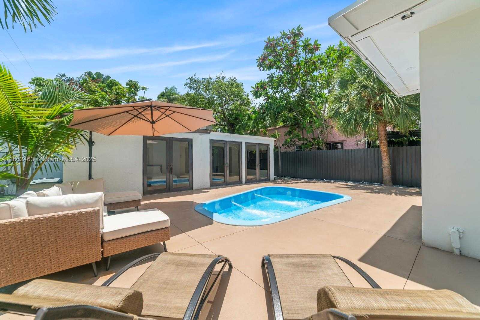 Small Image of 509 SOUTH EAST 19TH ST #3, Fort Lauderdale Number 2