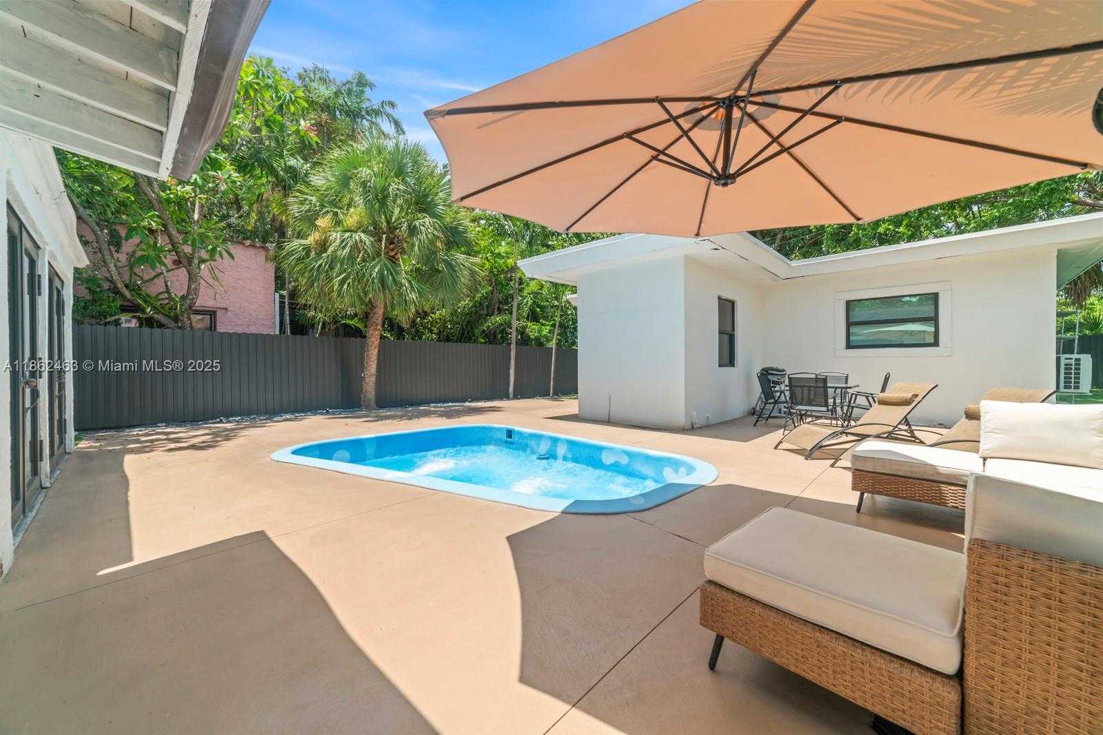 Small Image of 509 SOUTH EAST 19TH ST #3, Fort Lauderdale Number 3