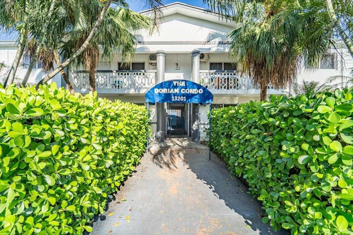 Small Image of 13201 MEMORIAL HWY #28, North Miami Number 9