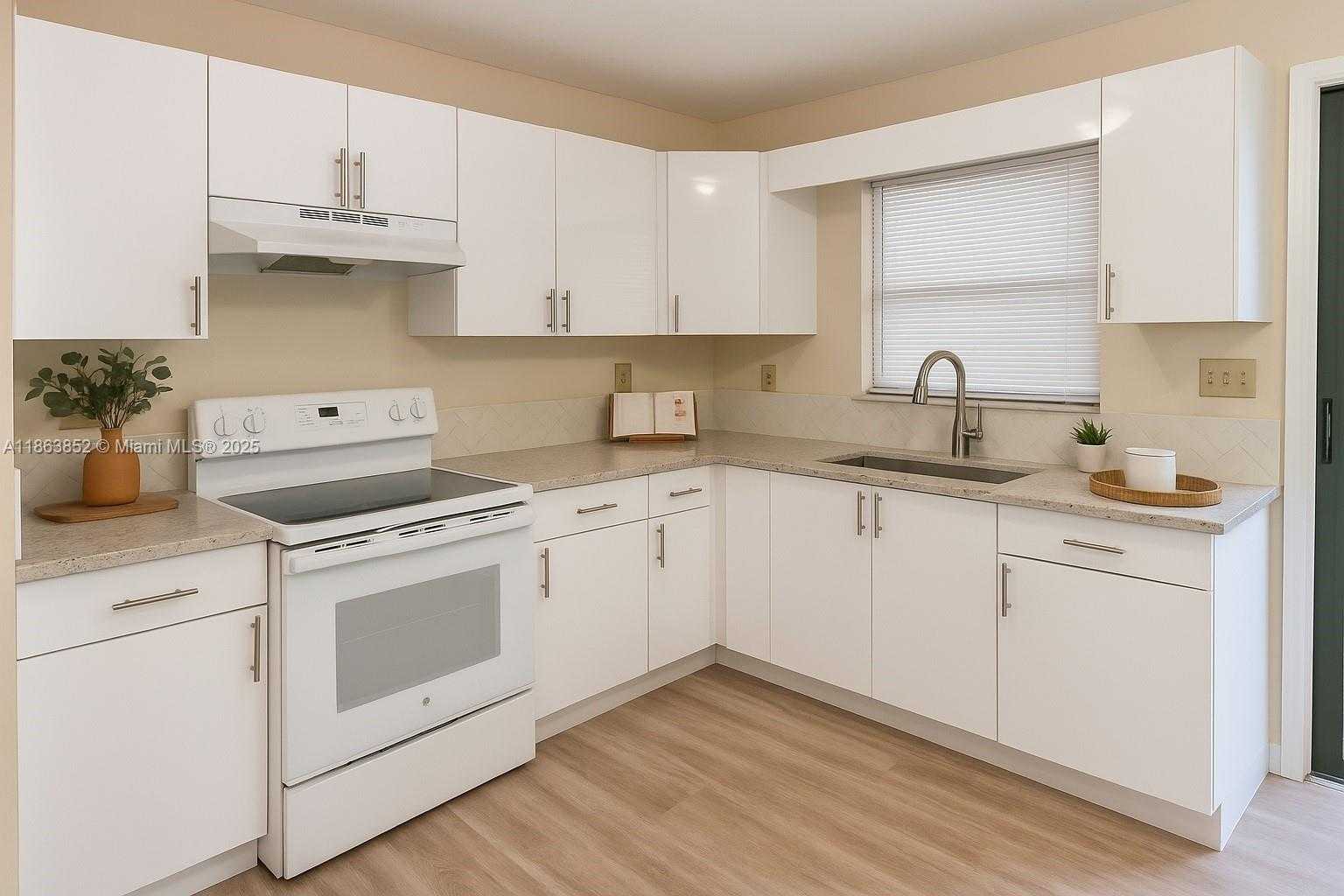 Small Image of 11920 SOUTH WEST 217TH ST, Miami Number 2
