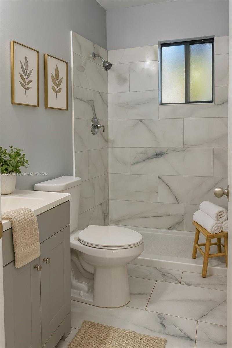 Small Image of 11920 SOUTH WEST 217TH ST, Miami Number 3