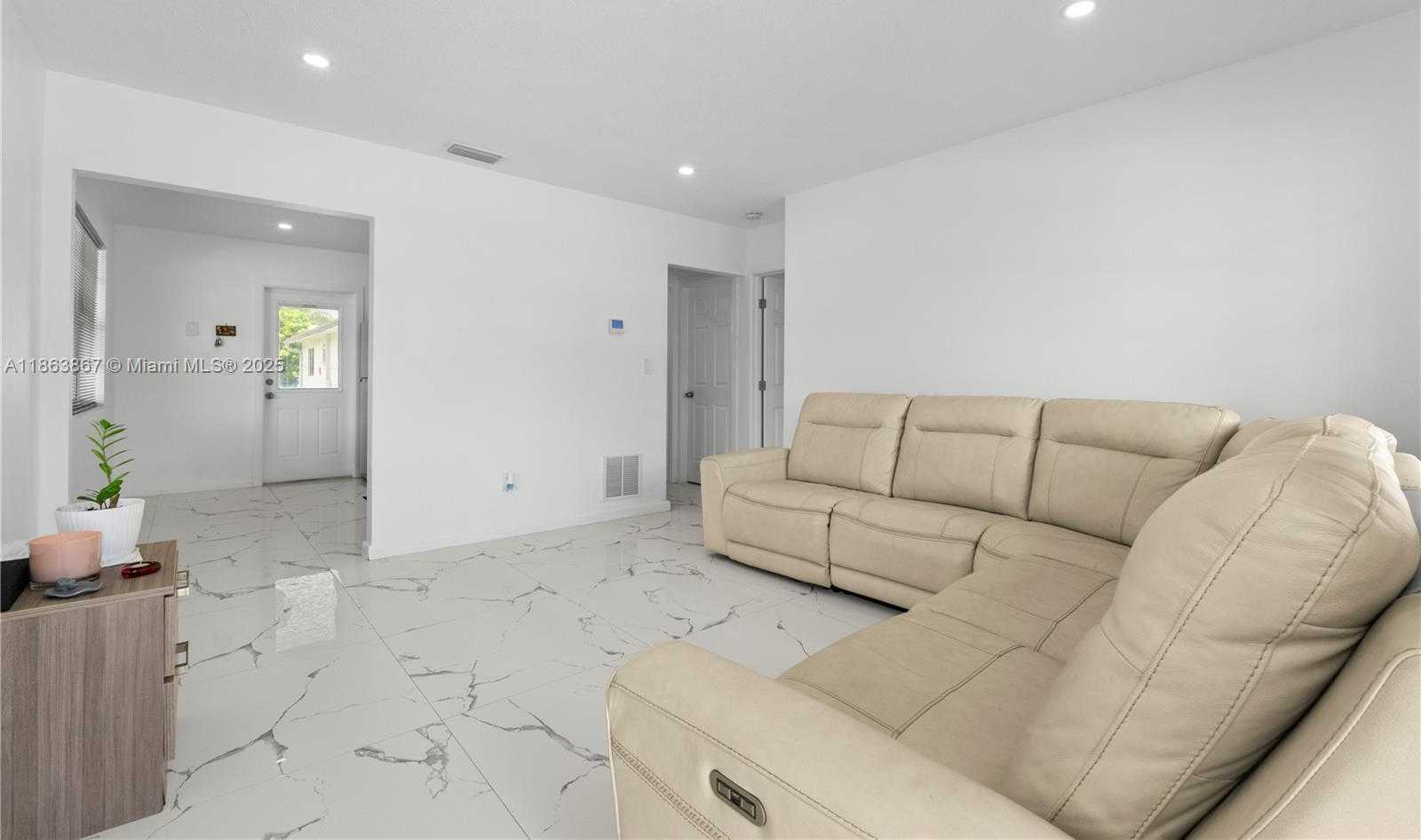 Small Image of 2100 NORTH 14TH AVE #2, Hollywood Number 4