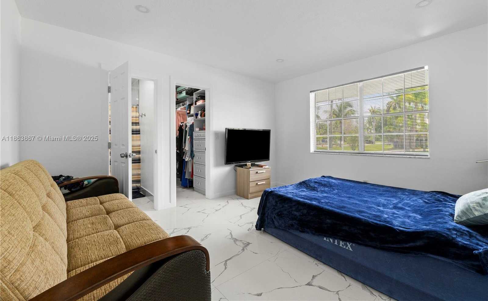 Small Image of 2100 NORTH 14TH AVE #2, Hollywood Number 9