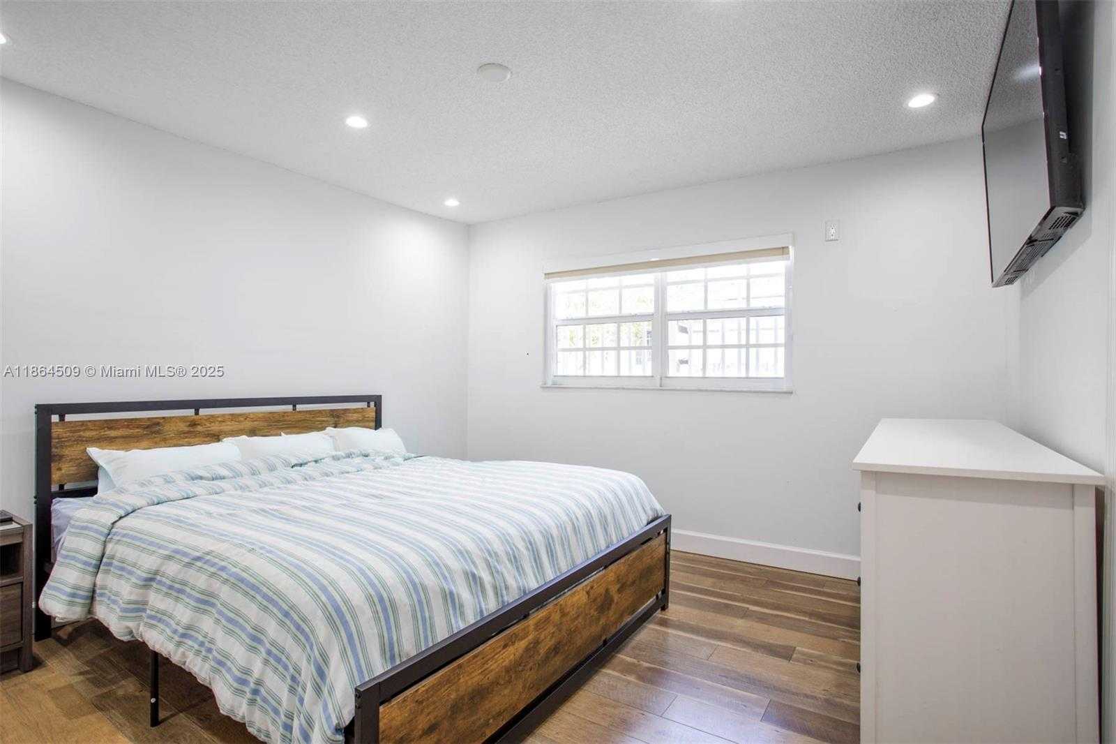Small Image of 1027 NORTH WEST 28TH AVE #2, Miami Number 17