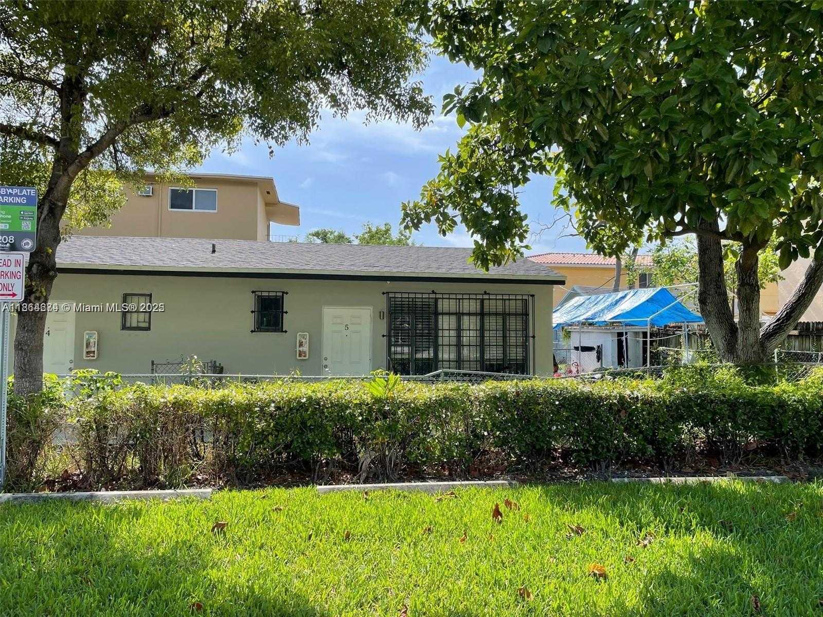 Small Image of Miami Number 3
