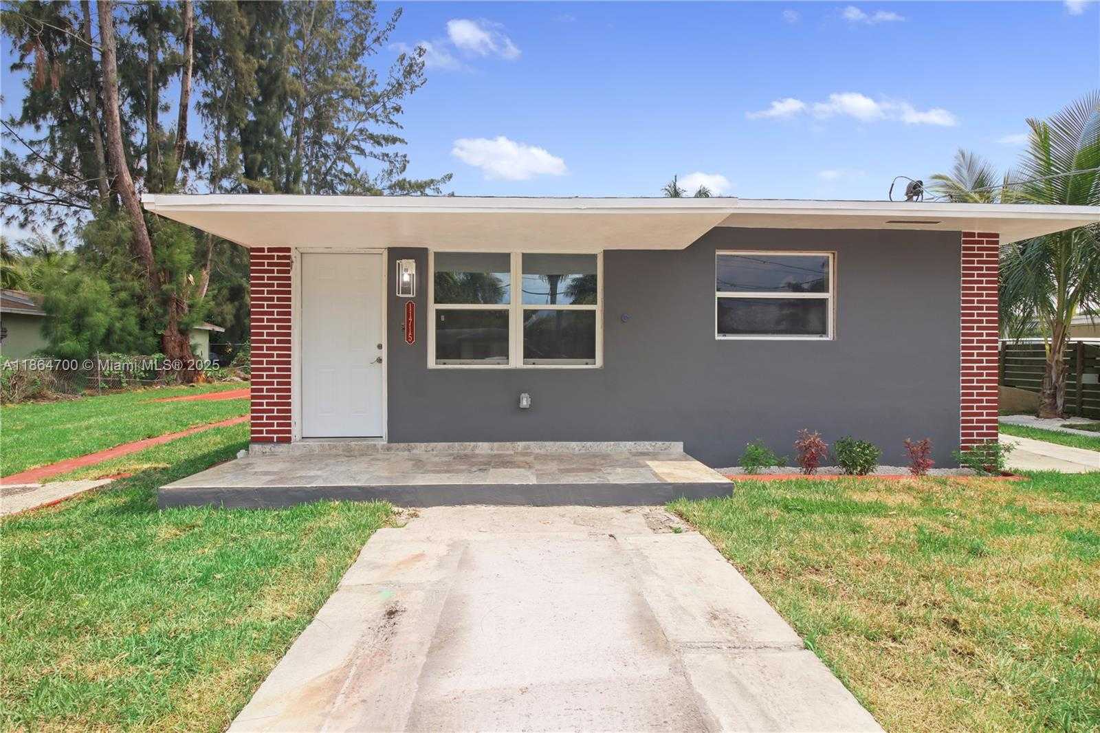 Small Image of 11715 NORTH WEST 22ND CT, Miami Number 3