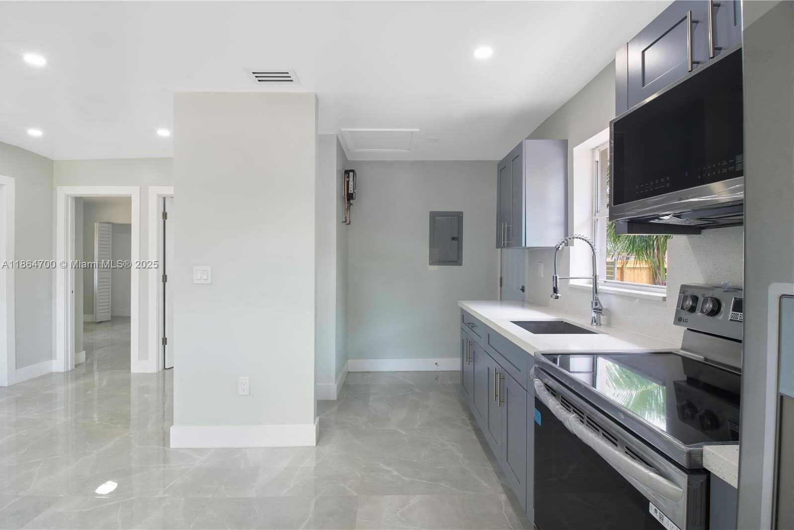 Small Image of 11715 NORTH WEST 22ND CT, Miami Number 39