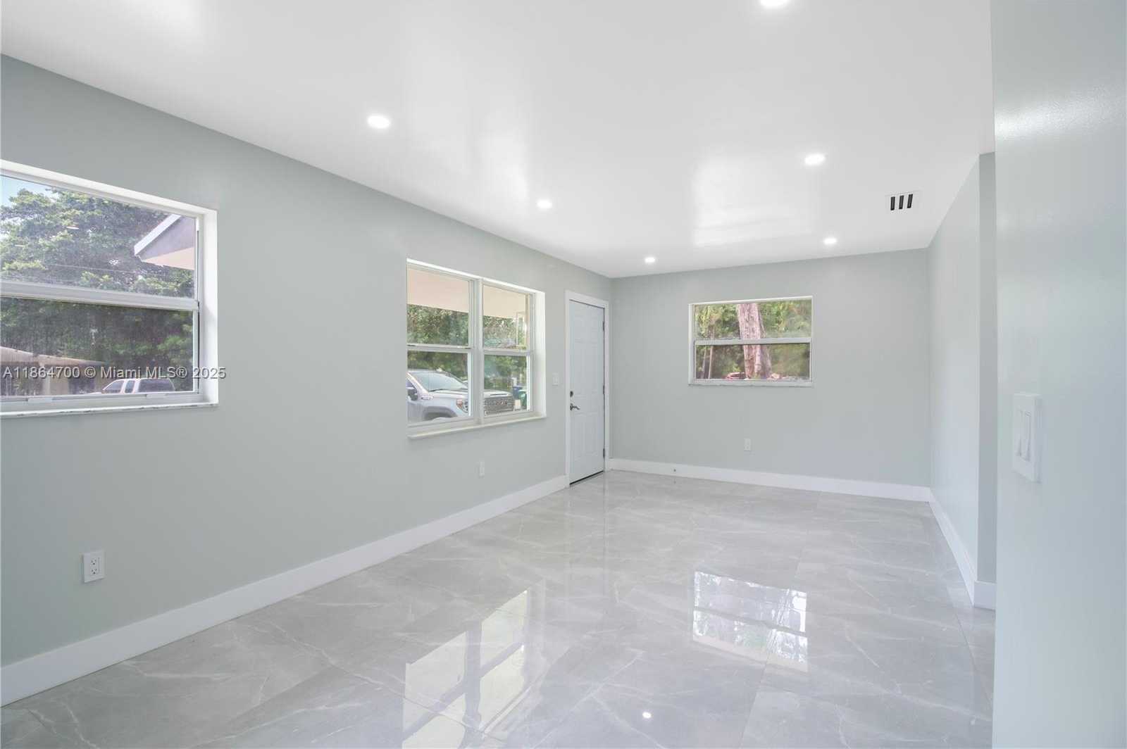 Small Image of 11715 NORTH WEST 22ND CT, Miami Number 42