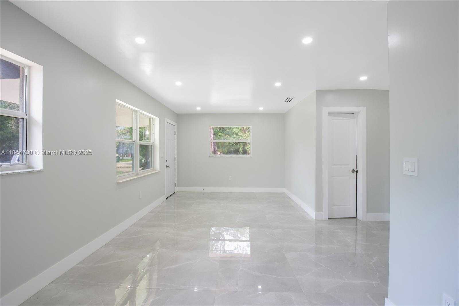 Small Image of 11715 NORTH WEST 22ND CT, Miami Number 43