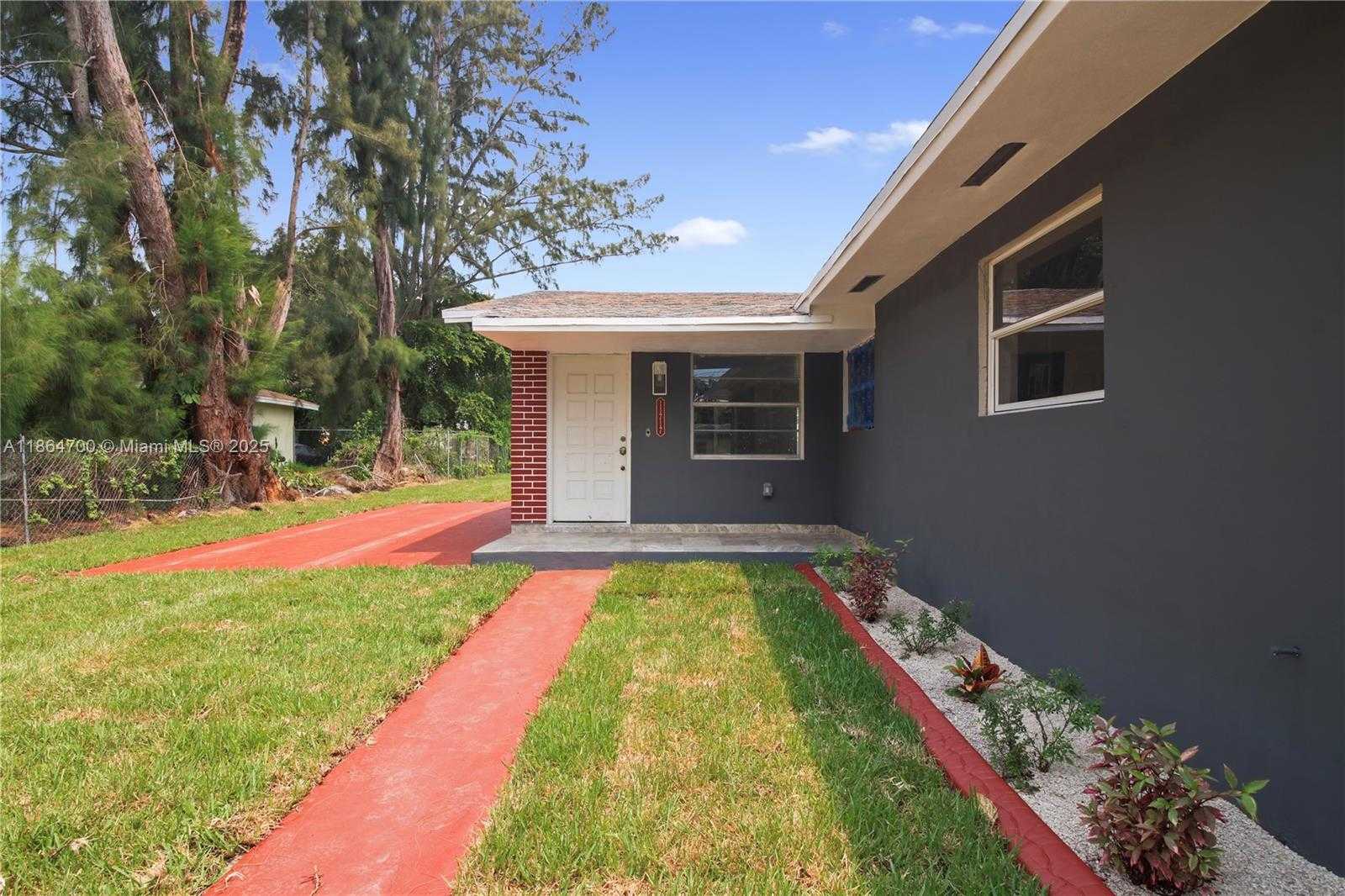 Small Image of 11715 NORTH WEST 22ND CT, Miami Number 5