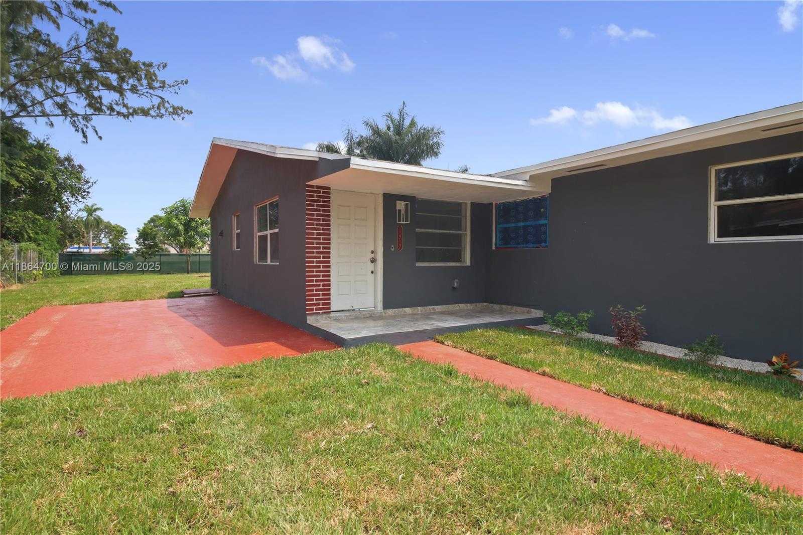Small Image of 11715 NORTH WEST 22ND CT, Miami Number 6