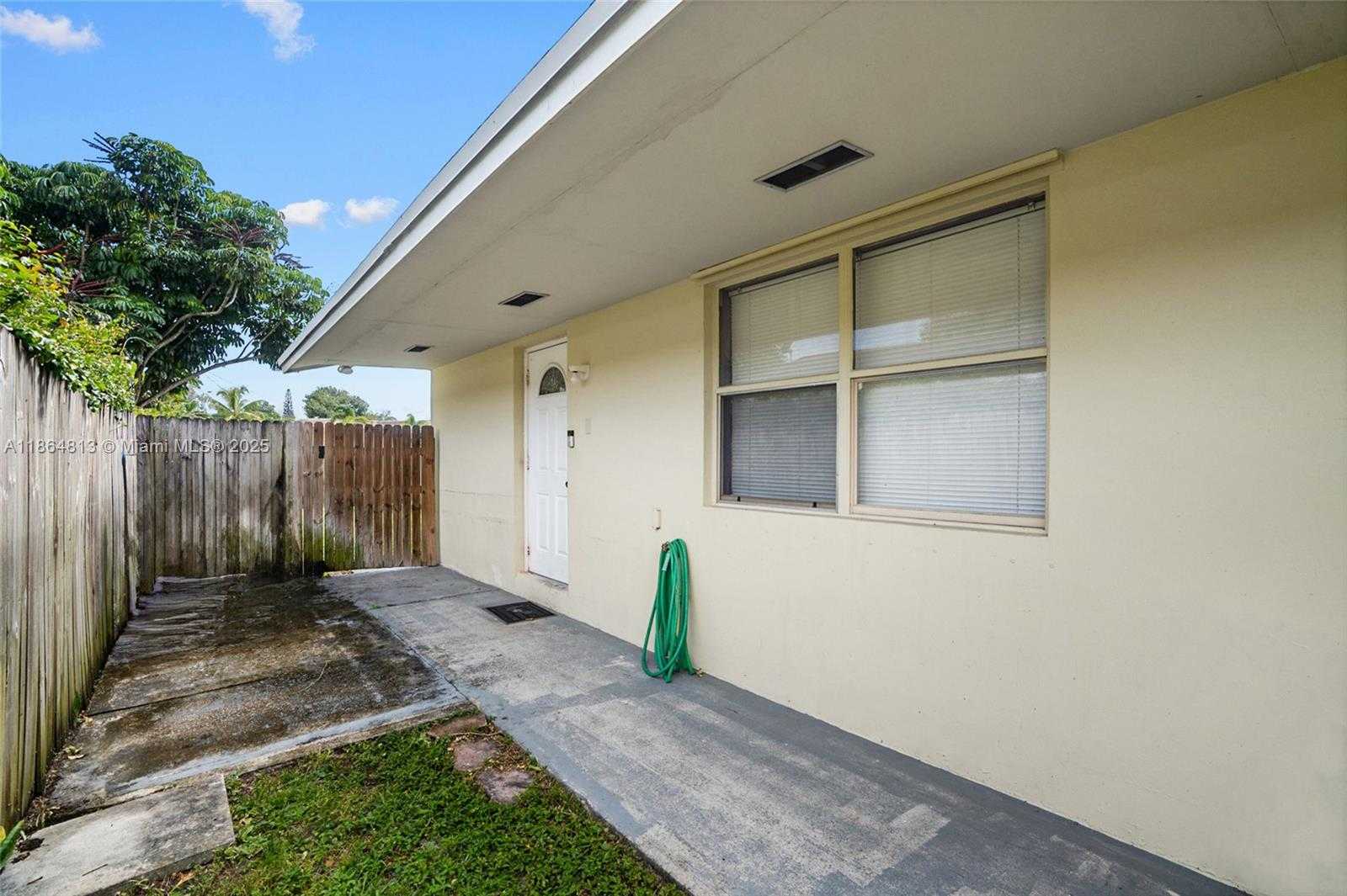Small Image of 5850 LINCOLN ST #2, Hollywood Number 19