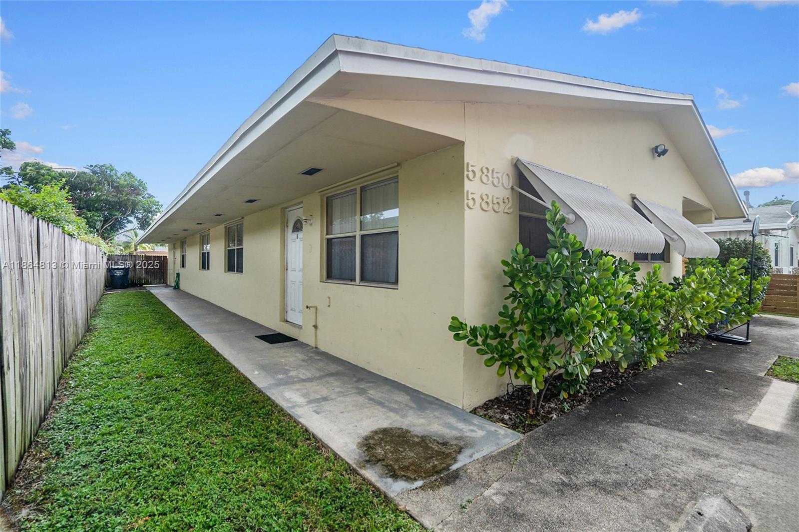 Small Image of 5850 LINCOLN ST #2, Hollywood Number 2