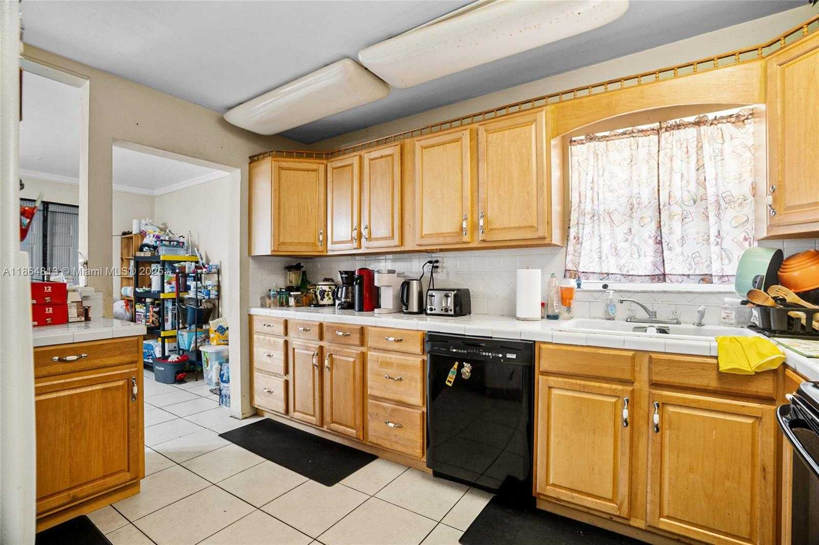 Small Image of 5850 LINCOLN ST #2, Hollywood Number 25