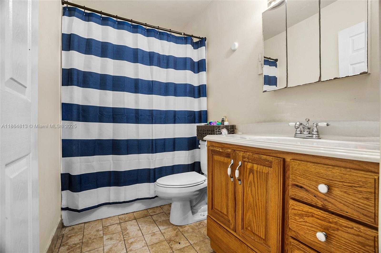 Small Image of 5850 LINCOLN ST #2, Hollywood Number 31
