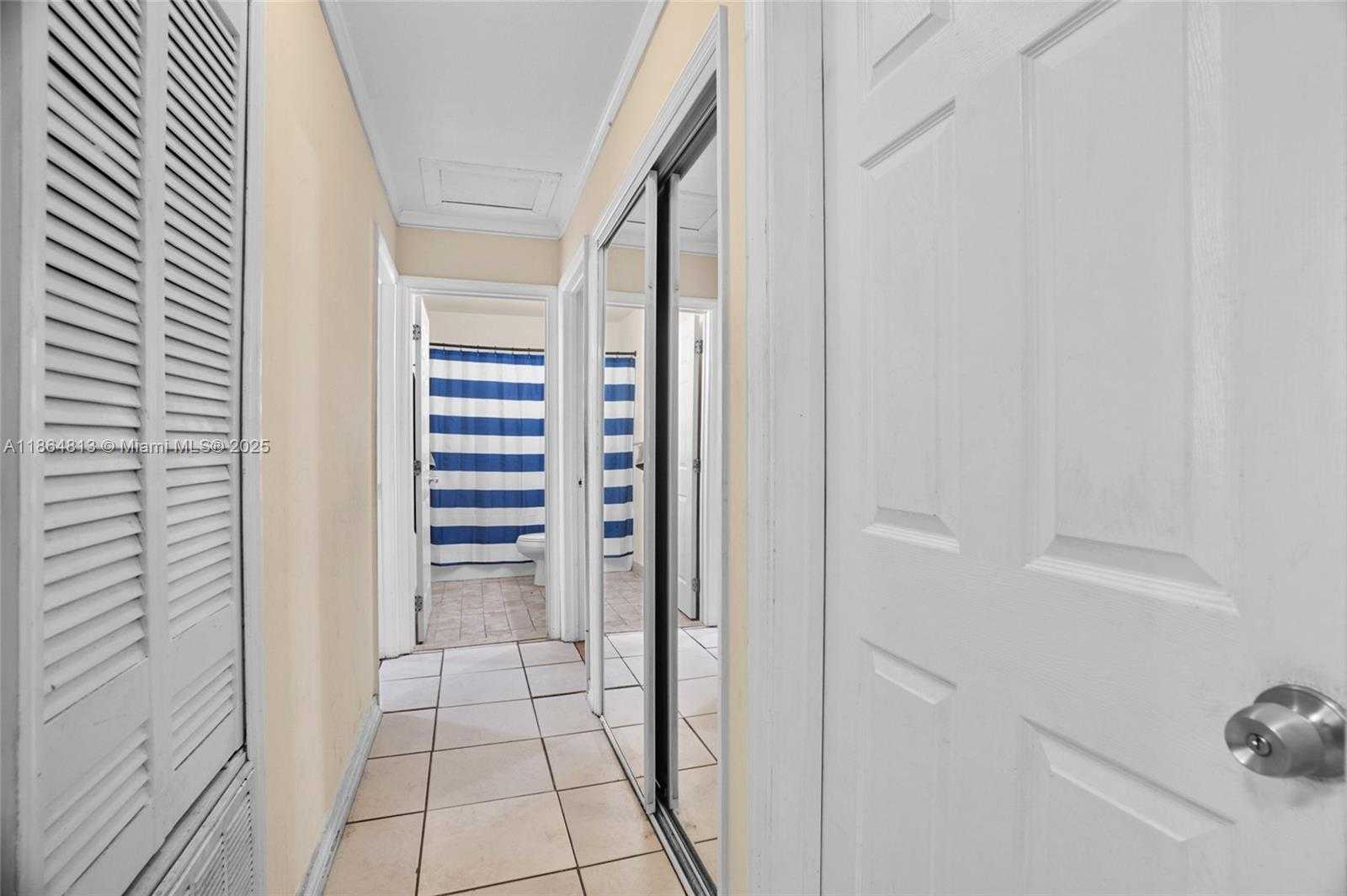 Small Image of 5850 LINCOLN ST #2, Hollywood Number 32