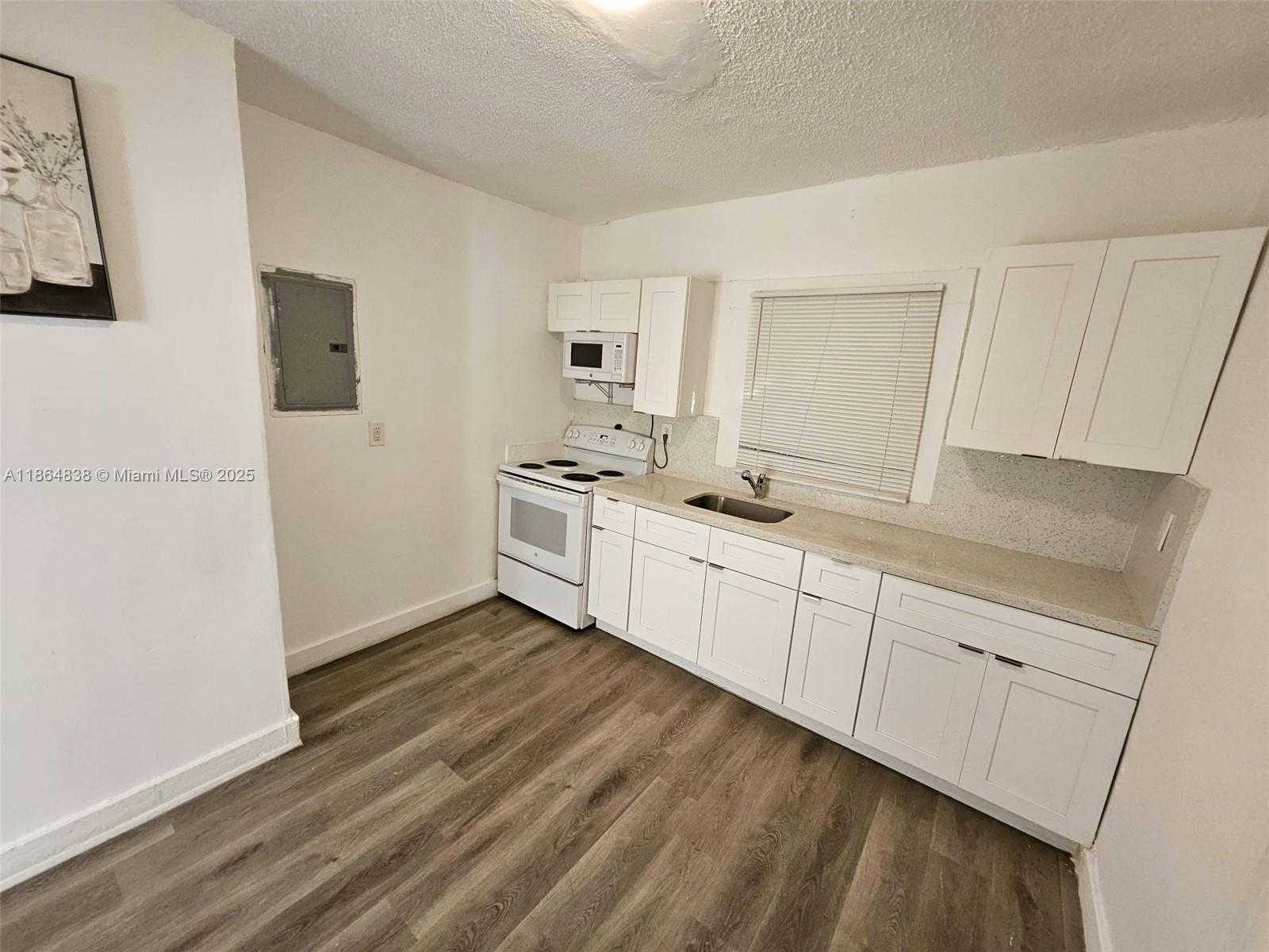Small Image of 1924 SOUTH WEST 9TH ST #5, Miami Number 7